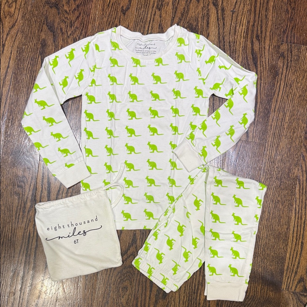 6T Toddler Organic Pajama Set in Block Printed Neon Green Kangaroos